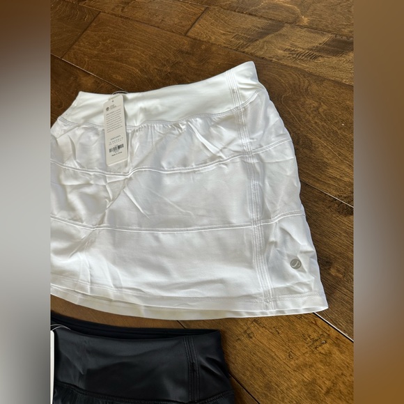 Set of 2 CRZ YOGA Womens High waisted Tennis Skirts 3 Pockets Skorts M - NWT - Picture 5 of 10